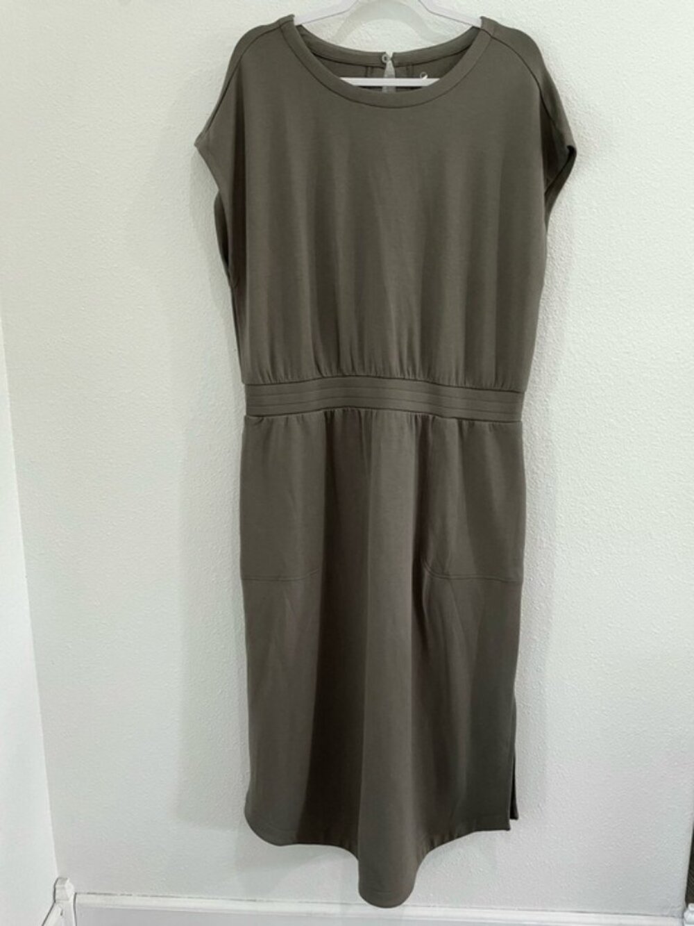 Lou & Grey Soft Olive Midi Dress Athleisure Lounge Pockets